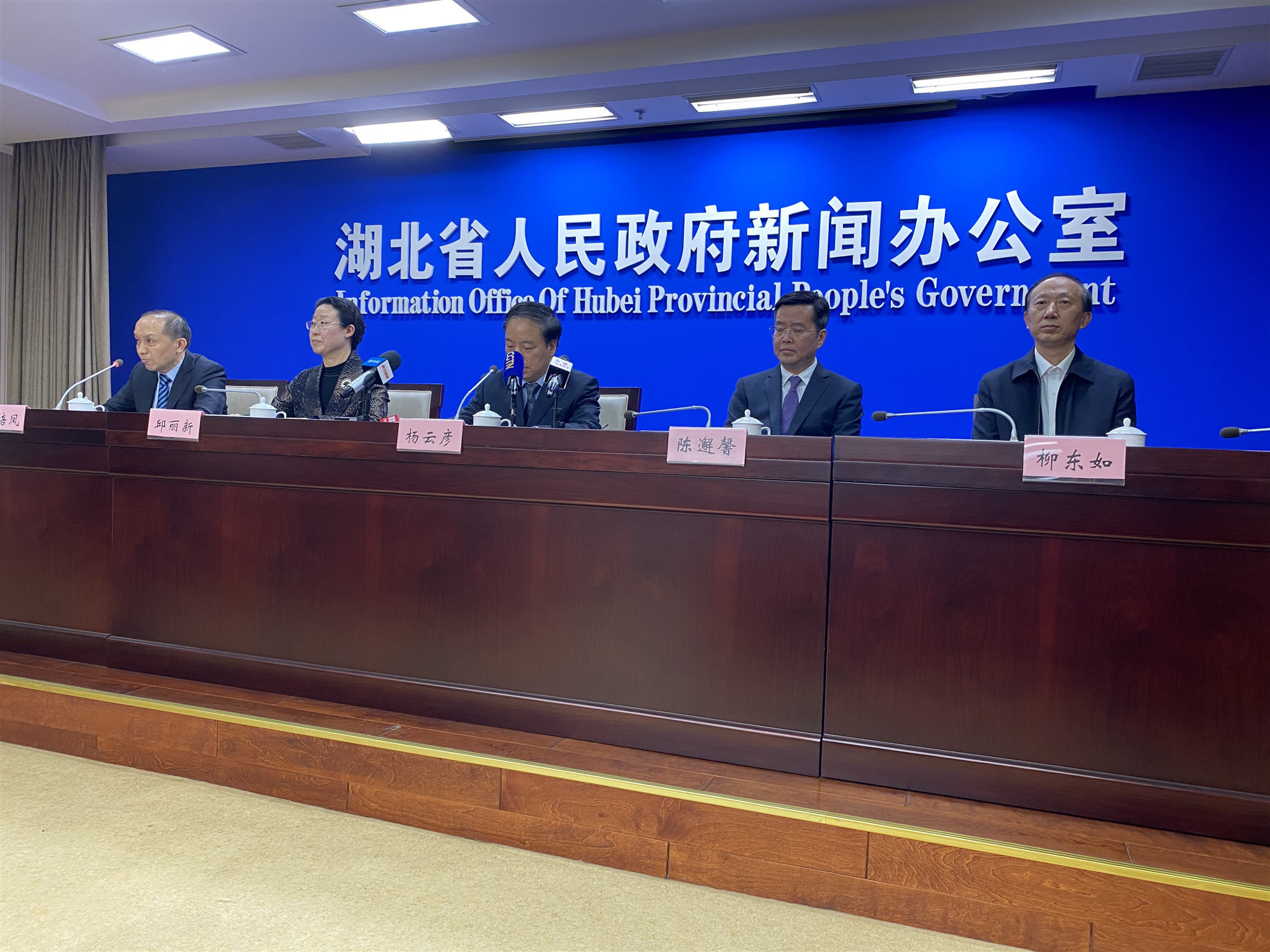 「31省区市新增17例」〃31省新增12 151例-第2张图片