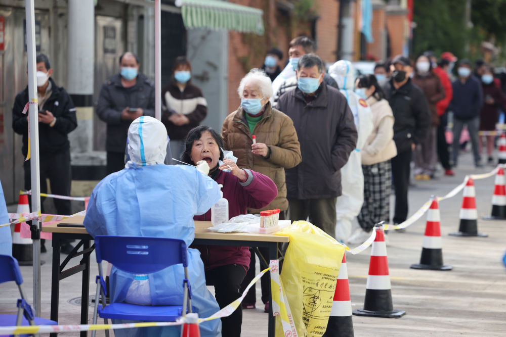 「上海疫情最新消息今天又封了」〃上海疫情封控送菜-第1张图片