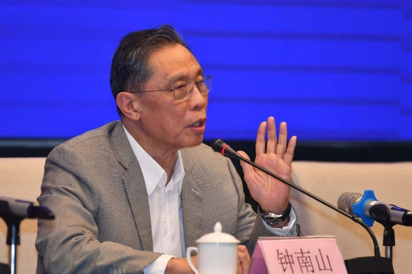 “钟南山回应疫情有望结束” 钟南山谈疫情？-第2张图片