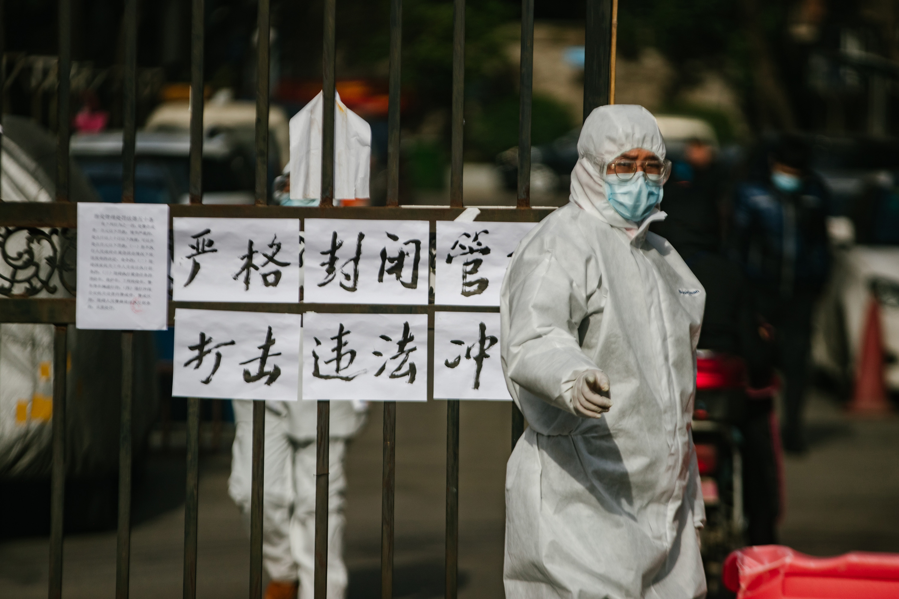 “武汉已经有好几百例新病毒感染者” 2020年武汉新冠病毒？-第2张图片